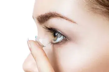 Opticien local à Valras-Plage accompagnement pour les lentilles correctrices avec adaptation et conseils